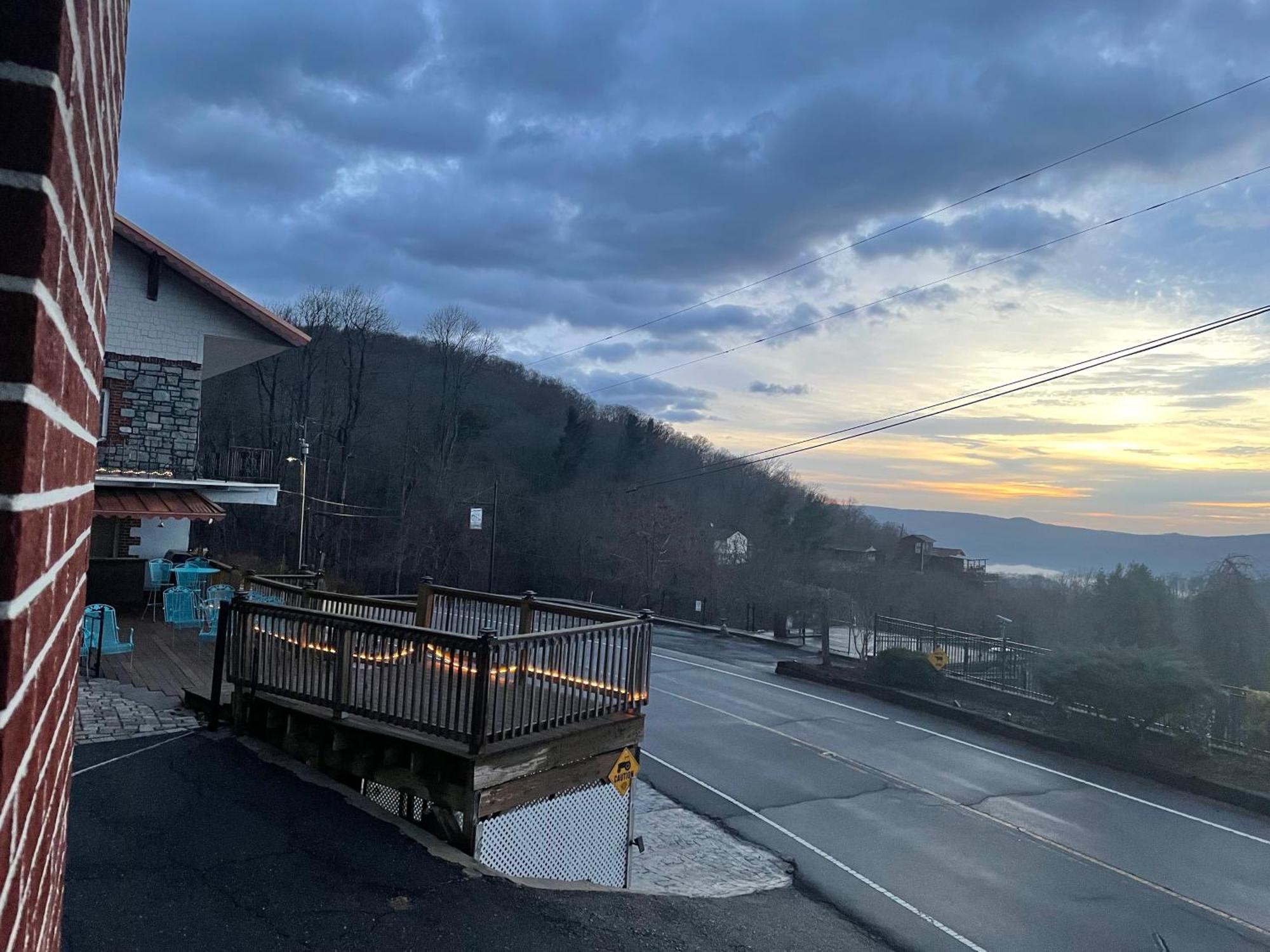 Skyline Village Inn Spruce Pine Екстериор снимка
