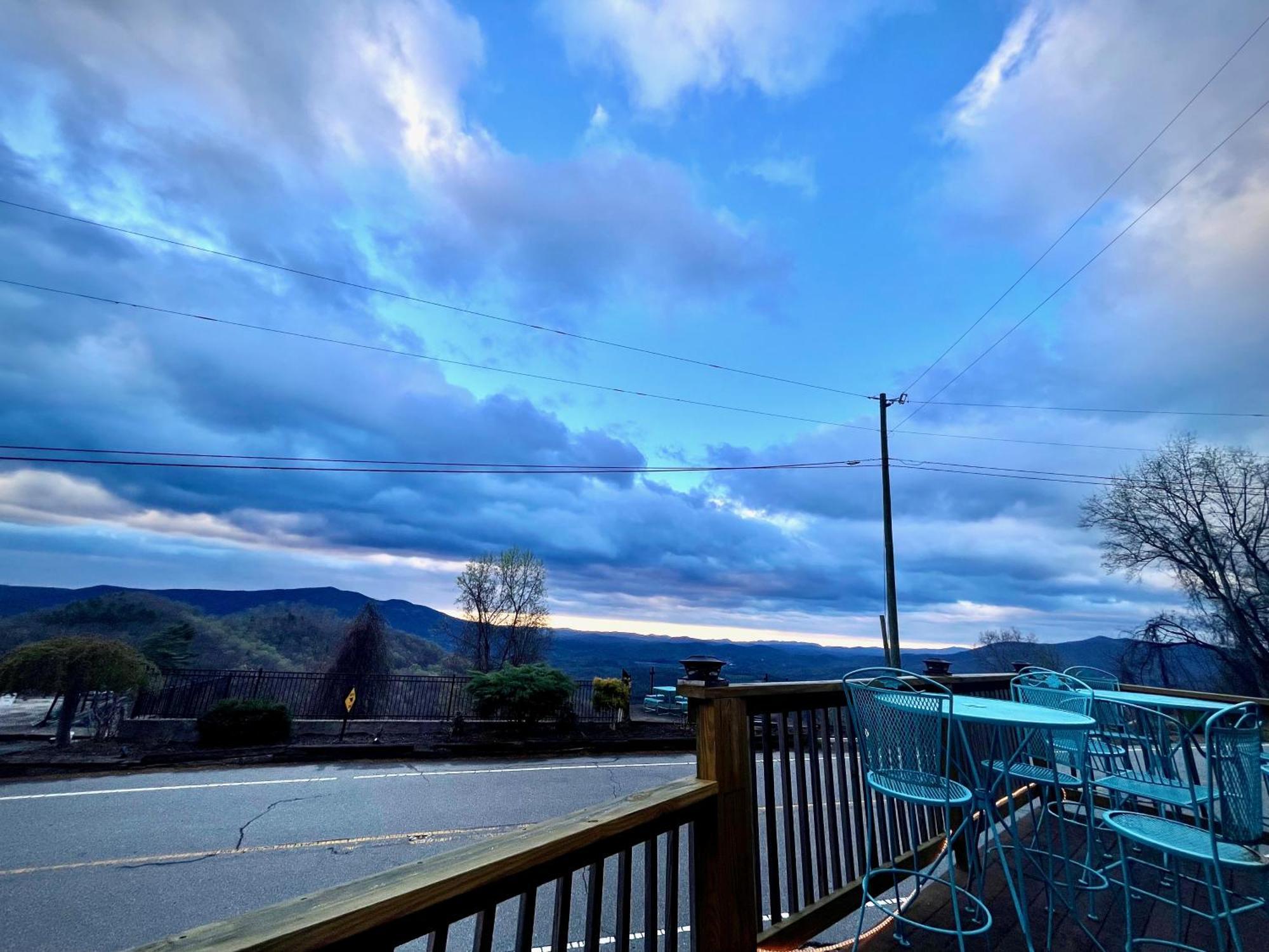 Skyline Village Inn Spruce Pine Екстериор снимка