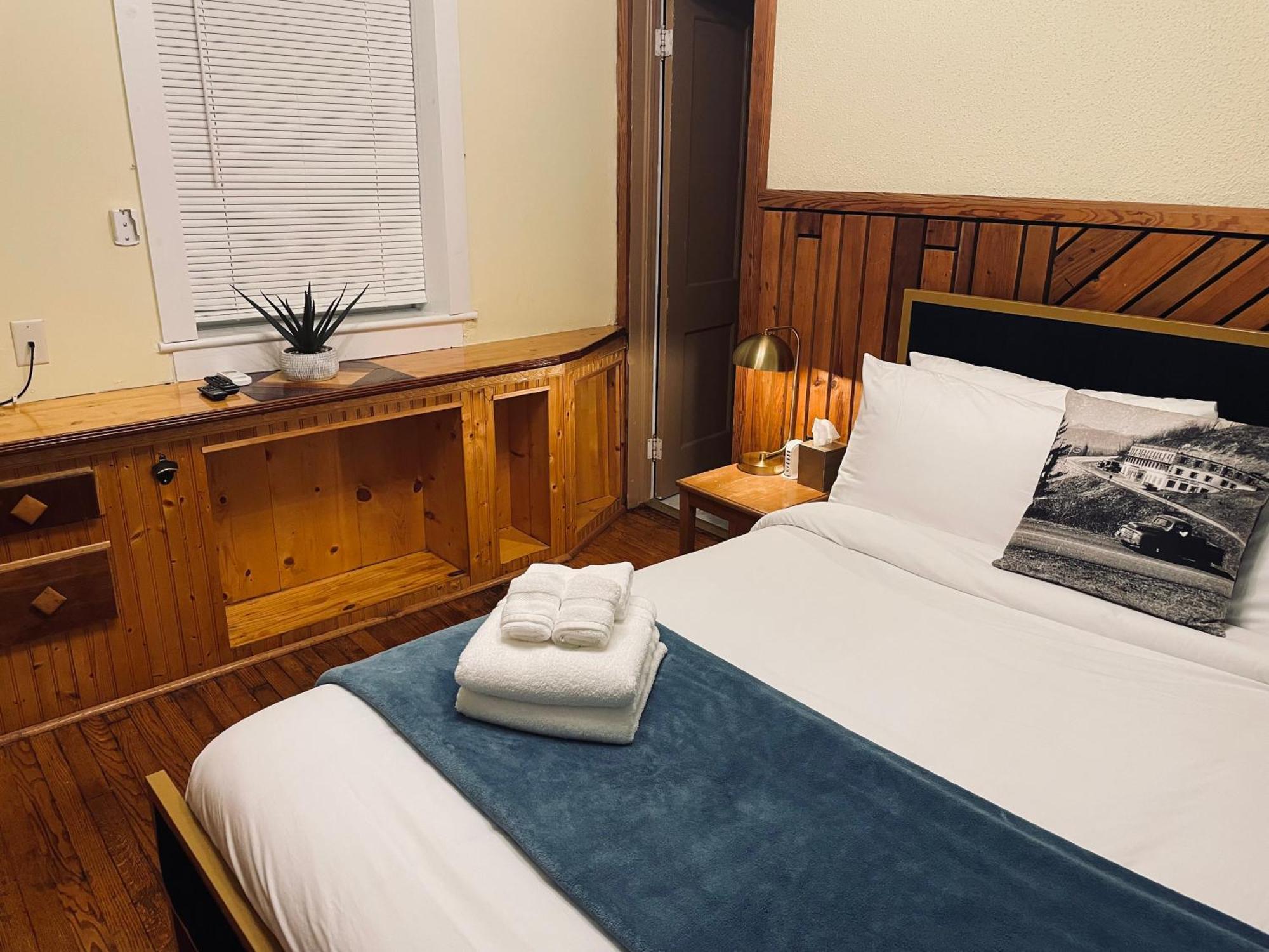 Skyline Village Inn Spruce Pine Екстериор снимка
