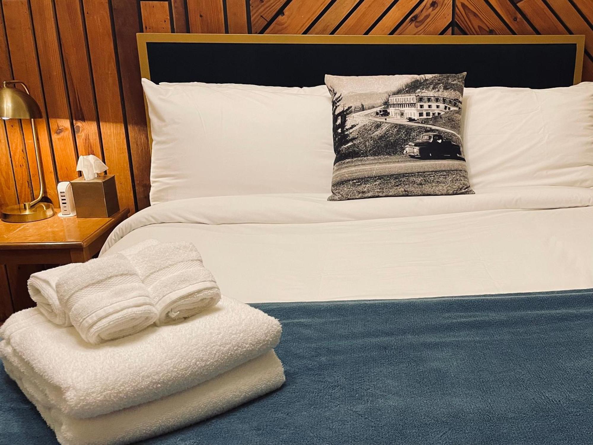 Skyline Village Inn Spruce Pine Екстериор снимка